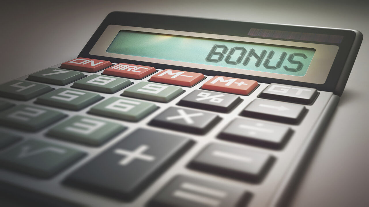 કંપનીએ શેરબજારને આપેલી માહિતીમાં જણાવ્યું હતું કે IGLના બોર્ડ ઓફ ડિરેક્ટર્સે મંગળવારે તેની મીટિંગમાં કંપનીના શેરધારકોને 1:1ના રેશિયોમાં બોનસ શેર આપવાની મંજૂરી આપી હતી.