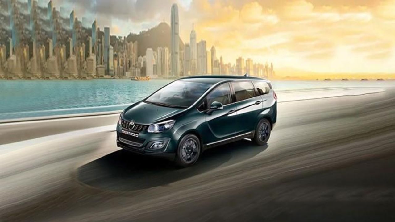 Mahindra Marazzo : મહિન્દ્રા મરાઝોને જુલાઈ 2024માં ભારતીય બજારમાંથી પાછી ખેંચી લેવામાં આવી હતી. આ MPV શાર્કની ડિઝાઈનથી પ્રેરિત હતી, પરંતુ તે ભારતીય બજારમાં પોતાનું સ્થાન બનાવવામાં સફળ રહી ન હતી. Marazzoમાં 1.5 લિટર ડીઝલ એન્જિન હતું, જે 121 bhp પીક પાવર અને 300 Nm ટોર્ક જનરેટ કરે છે.