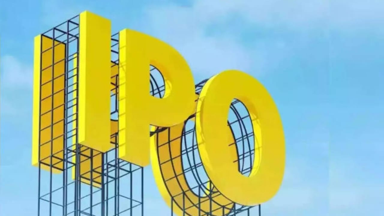 ઈન્વેસ્ટર્સ ગેઈનના રિપોર્ટ અનુસાર, કંપનીનો આઈપીઓ ગ્રે માર્કેટમાં 225 રૂપિયાના પ્રીમિયમ પર ટ્રેડ થઈ રહ્યો છે. જે 16 ટકાથી વધુનું લિસ્ટિંગ સૂચવે છે. છેલ્લા 2 દિવસ દરમિયાન કંપનીના GMPમાં કોઈ ફેરફાર જોવા મળ્યો નથી.