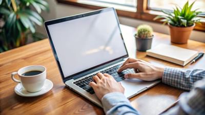 શું તમે જાણો છો કે તમારા સ્માર્ટફોનની જેમ તમે તમારા Windows લેપટોપને પણ વોઈસ કમાન્ડ આપીને કામ કરાવી શકો છો કે નિયંત્રિત કરી શકો છો. આ માટે તમારે લેપટોપમાં કોઈ થર્ડ પાર્ટી એપ ડાઉનલોડ કરવાની જરૂર પણ નહીં પડે. ત્યારે ચાલો જાણીએ આ કઈ રીતે શક્ય છે. તેની માટે અમે અહી સરળ ટ્રિક જણાવી રહ્યા છે.