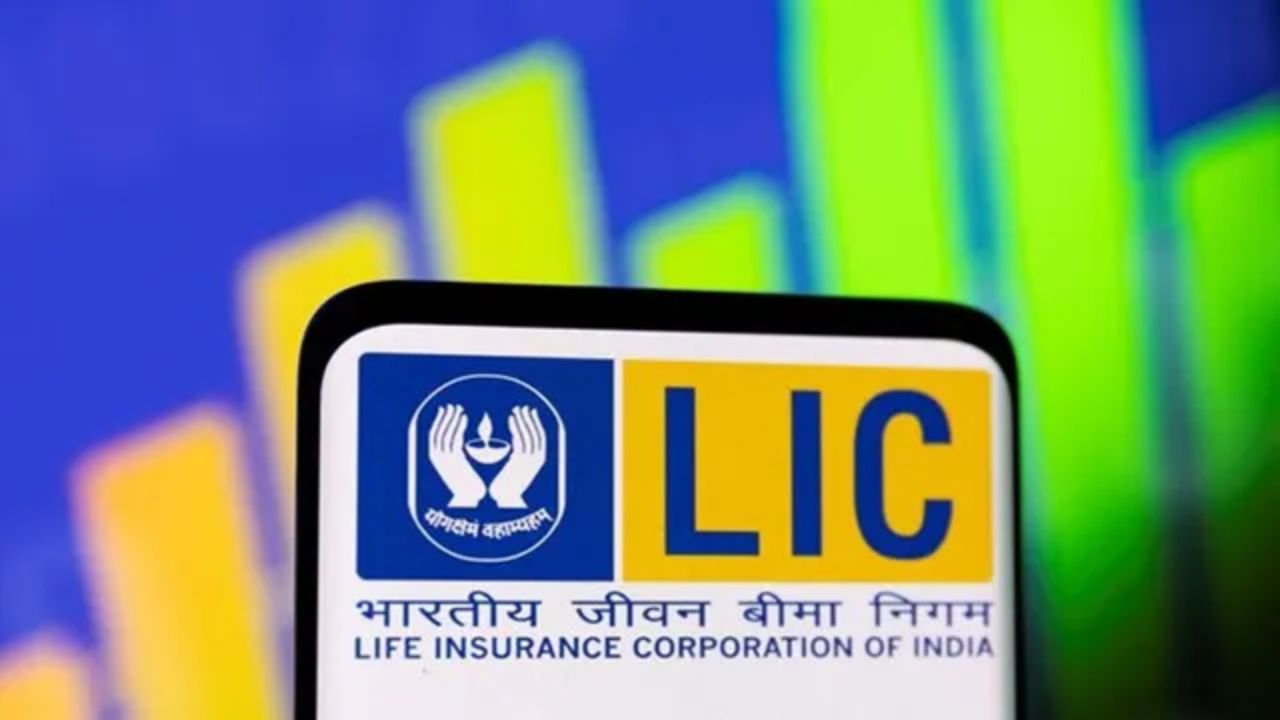 શું છે બીમા સખી યોજના? : જીવન વીમા નિગમ (LIC) ની આ યોજના 18 થી 70 વર્ષની વયની મહિલાઓ માટે છે, જેઓ 10મું પાસ છે. તેમને પ્રથમ ત્રણ વર્ષ તાલીમ આપવામાં આવશે. તેમની નાણાકીય સમજણ વધારવામાં આવશે અને તેમને વીમાનું મહત્વ બતાવવામાં આવશે.