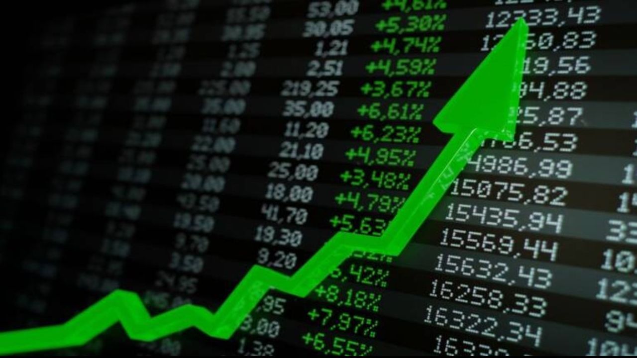 લગ્નની સિઝન શરુ થઈ ગઈ છે 12 ડિસેમ્બરમાં હવે માત્ર 3-4 દિવસ બાકી છે. ત્યારે કપડા બનાવતી કંપની Arvind Ltdના શેરમાં 2 %થી વધુનો ઉછાળો જોવા મળ્યો છે. આવી જ રીતે Ambica cottanના શેર ભાવમાં પણ 2.5%નો વધારો જોવા મળી રહ્યો છે.