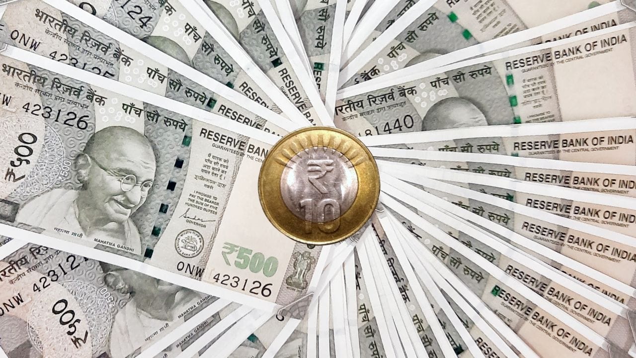 HSBCએ જણાવ્યું હતું કે PB Fintech એ અંડરપેનિટ્રેટેડ માર્કેટમાં નોંધપાત્ર શરૂઆત કરી છે, જે તેના 86.9 મિલિયનના ગ્રાહક આધાર દ્વારા પ્રકાશિત થાય છે. તે તેના સાથીદારો કરતાં ઘણું મોટું છે, જે હજુ પણ વિકાસના પ્રારંભિક તબક્કામાં છે.