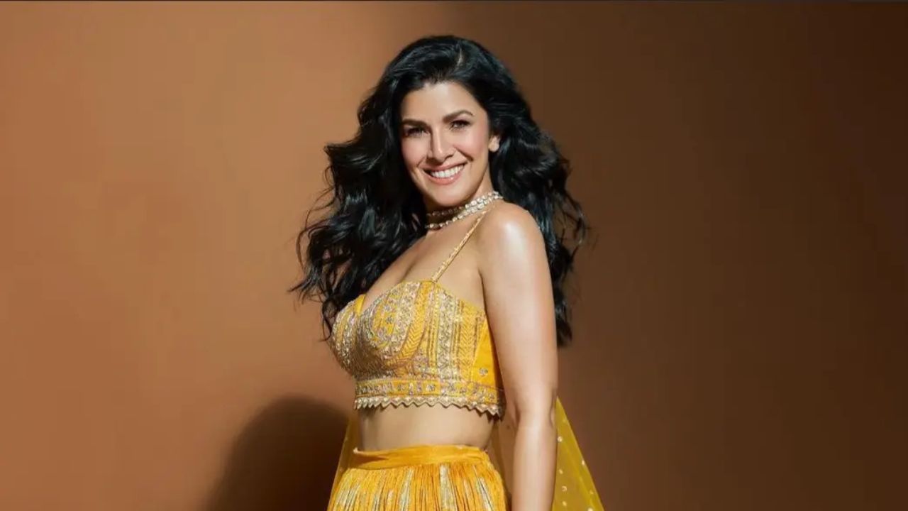 નિમરત કૌરના કહેવા પ્રમાણે, તે હાલમાં કોઈને ડેટ કરી રહી નથી. પરંતુ એક સમય એવો હતો જ્યારે તેના અને ભારતીય ટીમના દિગ્ગજ ક્રિકેટર સાથે જોડવામાં આવી રહ્યું હતુ. જેના ફોટા પણ સોશિયલ મીડિયામાં હાજર છે. ત્યારે કોણ છે તે ક્રિકેટર જેની સાથે એક્ટ્રેસના લિન્ક-અપના સમાચાર આવ્યા છે?