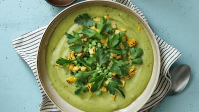 શિયાળામાં પાલક સરળતાથી મળી જાય છે. પાલકનું સેવન સ્વાસ્થ્ય માટે ખૂબ જ સારું છે. પાલકમાં આયર્ન, કેલ્શિયમ, સોડિયમ, ક્લોરિન, ફોસ્ફરસ, મિનરલ્સ, પ્રોટીન, વિટામિન એ અને વિટામિન સી ભરપૂર માત્રમાં હોય છે.