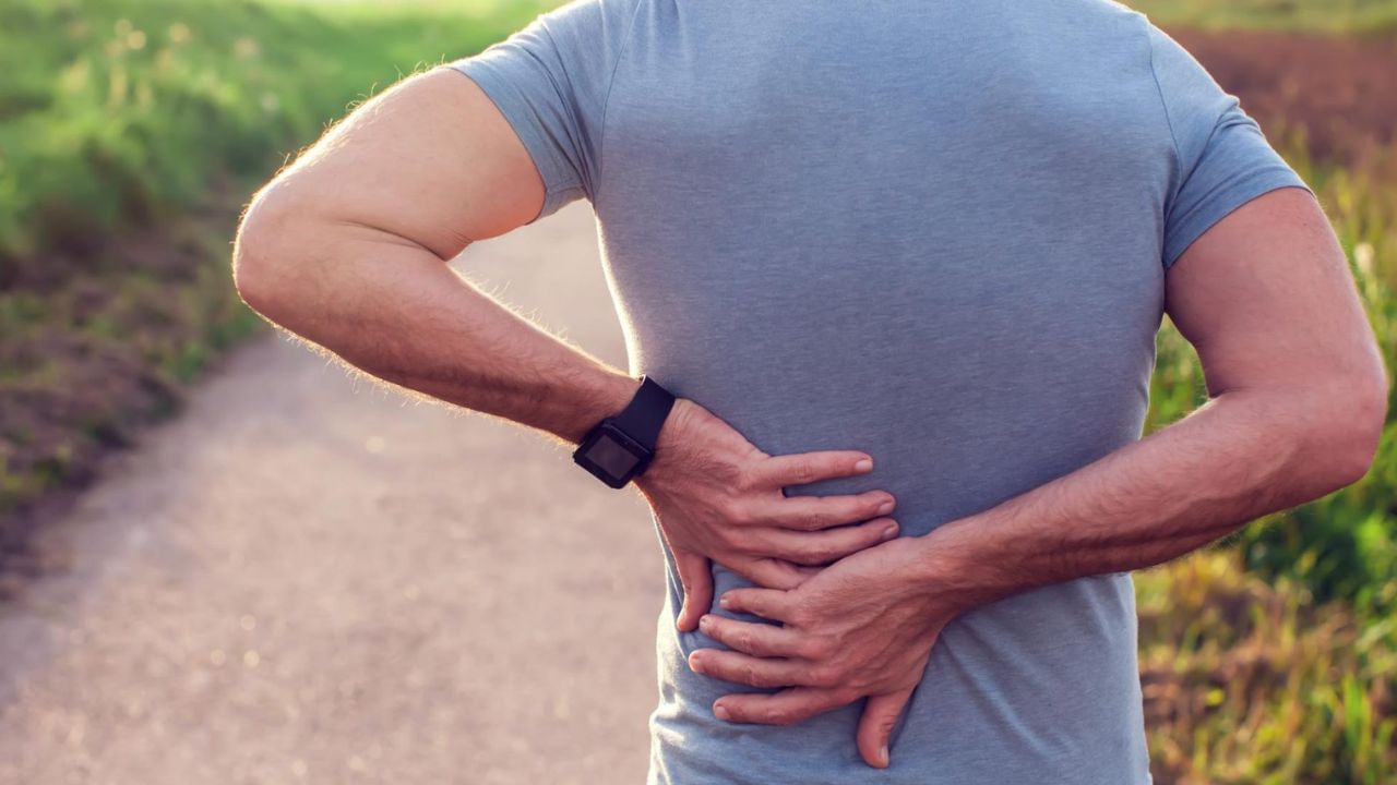 કેટલાક અહેવાલો અનુસાર, જે લોકો ઉચ્ચ પ્રોટીન આહાર લે છે તેમને કિડનીમાં પથરીનું જોખમ વધારે હોય છે. આનું કારણ એ છે કે વધારાનું પ્રોટીન વધુ સેચ્યુરેટેડ ફેટ બની જાય છે જે કુદરતી ડિટોક્સિફિકેશનની પ્રક્રિયાને અટકાવે છે.