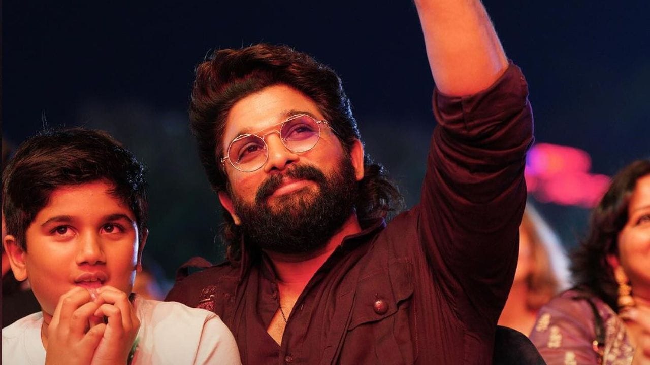 ‘પુષ્પાઃ ધ રાઇઝ’ વર્ષ 2021માં રિલીઝ થઈ હતી, તે સમયે લોકોએ તેને ખૂબ પસંદ કરી હતી. આ ફિલ્મની સિક્વલ ત્રણ વર્ષની રાહ જોયા બાદ રિલીઝ કરવામાં આવી હતી. આ ફિલ્મમાં અલ્લુ અર્જુન, રશ્મિકા મંદન્ના, ફહદ ફાઝીલ જેવા મહાન કલાકારો સામેલ છે.