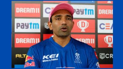 ટીમ ઈન્ડિયાના પૂર્વ ખેલાડી રોબિન ઉથપ્પા વિરુદ્ધ ધરપકડ વોરંટ જાહેર કરવામાં આવ્યું છે. કર્મચારીઓ અને સરકાર સામે છેતરપિંડીના કેસમાં ધરપકડ વોરંટ જાહેર કરવામાં આવ્યું છે.