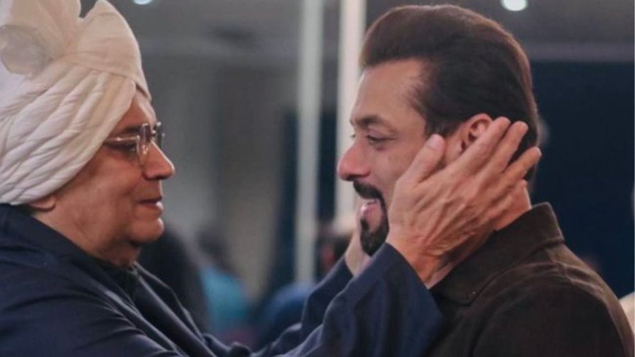 જો સુભાષ ઘાઈની વાત કરવામાં આવે તો તેઓ 90ના દશકના ફેમસ ડાયરેક્ટર છે. પોતાના કરિયરમાં તેમણે અંદાજે 16 ફિલ્મો ડાયરેક્ટ કરી છે. જેમાં મોટાભાગની ફિલ્મો બોક્સ ઓફિસ પર હિટ રહી હતી.