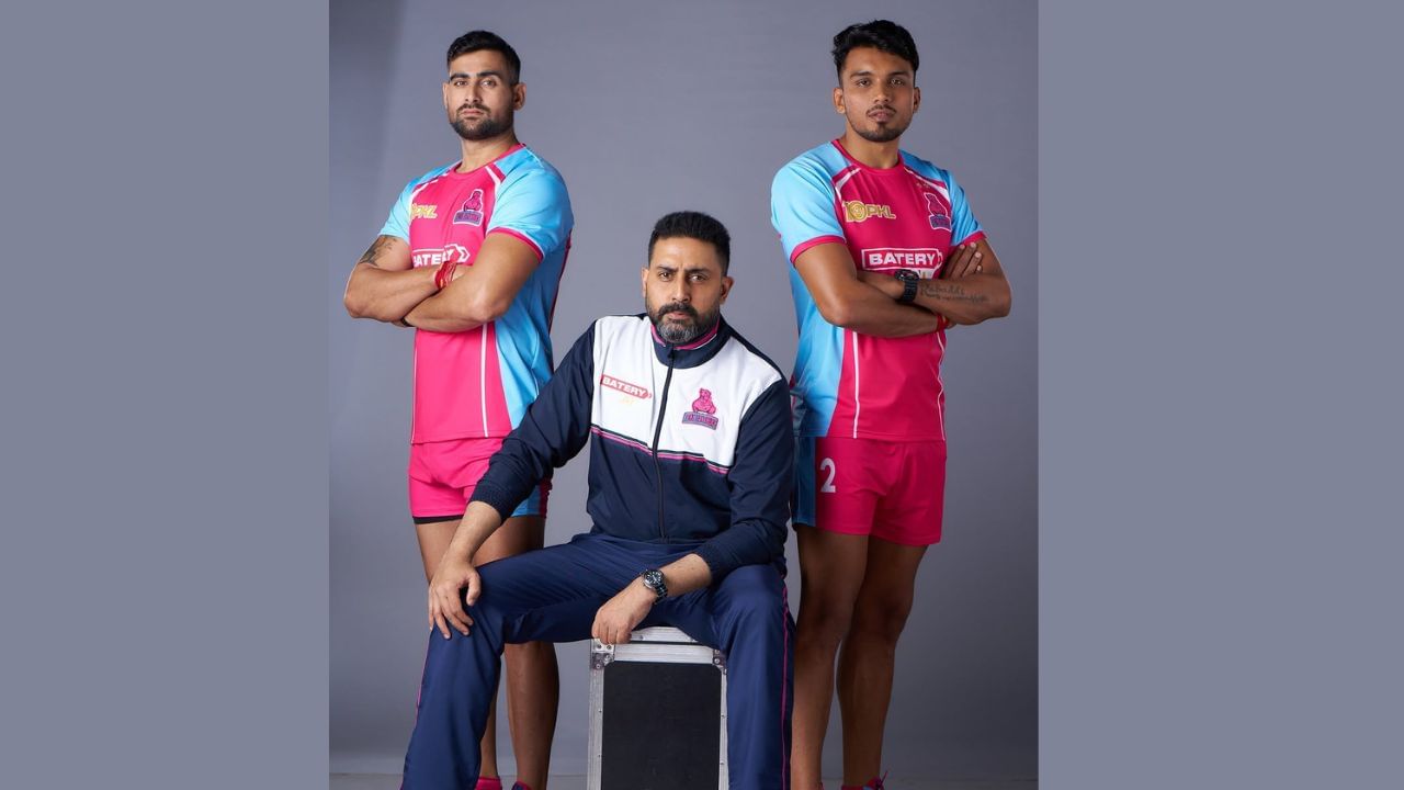 અભિષેક પ્રો-કબડ્ડી લીગમાં જયપુર પિંક પેન્થર્સ ટીમનો માલિક છે. અહેવાલો અનુસાર, આ ટીમ પર 100 કરોડ રૂપિયાથી વધુનો ખર્ચ કરે છે