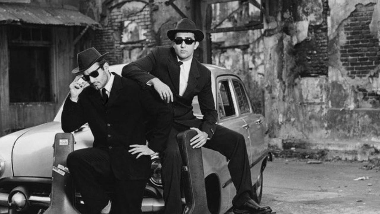 તેમના કાર કલેક્શન વિશે વાત કરીએ તો, તેમની પાસે ઓડી, બીએમડબ્લ્યુ અને હોન્ડા સીઆર-વી સહિત ઘણી કાર છે.