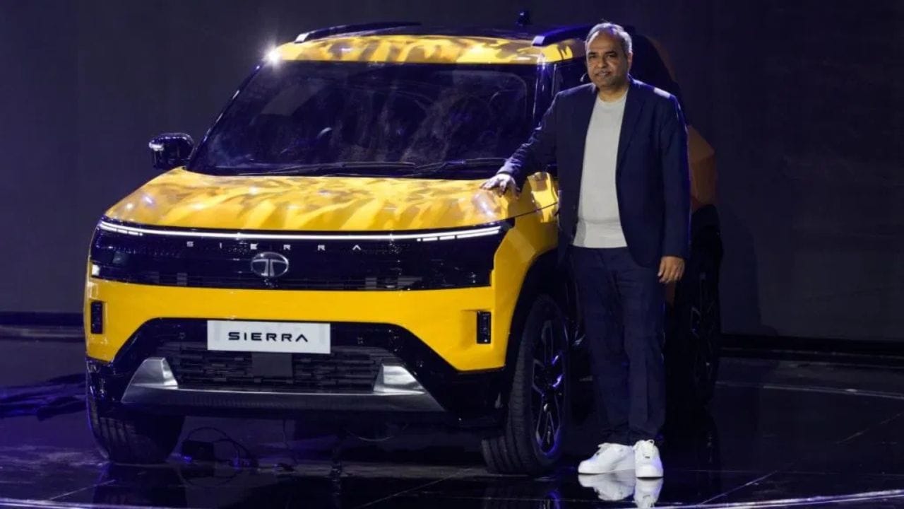 હેરિયર EV અને ટાટા સીએરા લોન્ચ થયા : ટાટા મોટર્સ પેસેન્જર વ્હીકલ્સ અને ટાટા પેસેન્જર ઇલેક્ટ્રિક મોબિલિટીના મેનેજિંગ ડિરેક્ટર શૈલેષ ચંદ્રાએ જણાવ્યું હતું કે અમે ટાટા મોટર્સ તરફથી સૌથી શક્તિશાળી અને ટેકનોલોજીની રીતે અદ્યતન SUV, હેરિયર EV રજૂ કરી છે. આ ઉપરાંત કંપનીએ તેના જૂના મોડેલ 'ટાટા સીએરા'નું નવું વર્ઝન પણ રજૂ કર્યું. તે સૌપ્રથમ 1991માં રજૂ કરવામાં આવ્યું હતું પરંતુ ઘણા વર્ષો પહેલા બંધ કરવામાં આવ્યું હતું.
