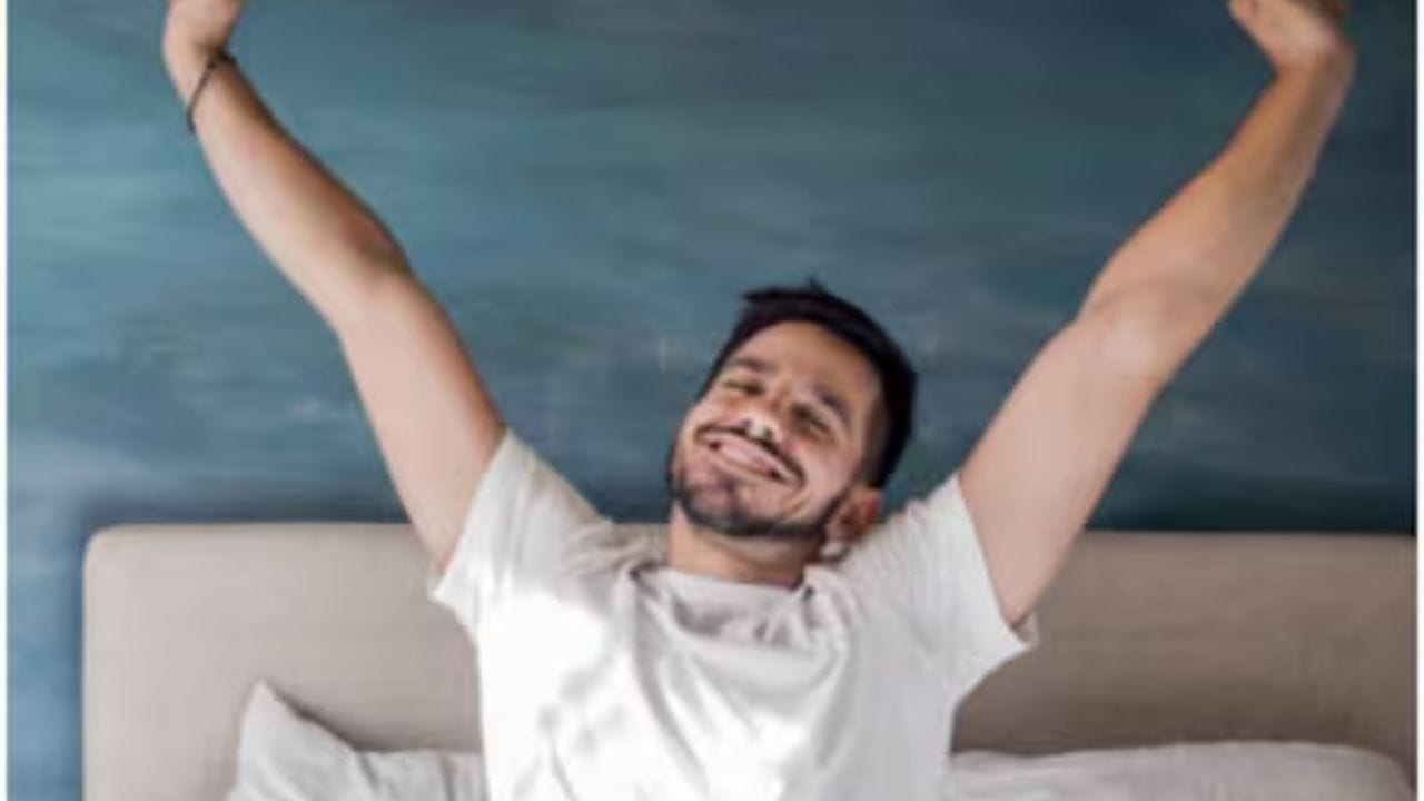 શા માટે આળસ ખાવામાં આવે છે? જ્યારે આપણા શરીરમાં ઓક્સિજનનું પ્રમાણ ઘટે છે, ત્યારે મગજને આનો સંકેત મળે છે અને તે આપણને સ્ટ્રેચિંગ માટે પ્રેરે છે. સ્ટ્રેચિંગથી શ્વાસ લેવાની ગતિ વધે છે અને શરીરમાં ઓક્સિજનનું લેવલ વધે છે.
