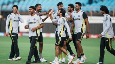 ઈંગ્લેન્ડને પાંચ મેચની T20 સિરીઝની પ્રથમ બે મેચમાં હરાવ્યા બાદ ટીમ ઈન્ડિયા જ્યારે રાજકોટમાં ત્રીજી T20માં ઉતરશે ત્યારે તેમની નજર જીતની હેટ્રિક ફટકારવા અને સિરીઝ પર કબજો જમાવવા પર હશે. ઈંગ્લેન્ડની ટીમ રાજકોટમાં પ્રથમ વખત T20 મેચ રમશે. આવી સ્થિતિમાં તેઓ ફરી એકવાર ભારતીય ટીમ સામે લાચાર દેખાઈ શકે છે. 