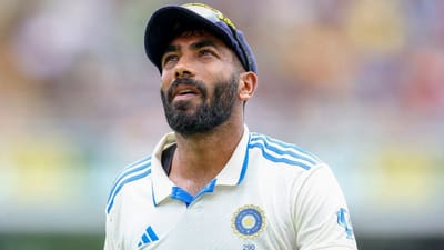 ટીમ ઈન્ડિયાના ફાસ્ટ બોલર જસપ્રીત બુમરાહે ઓસ્ટ્રેલિયા સામેની ટેસ્ટ સિરીઝમાં શાનદાર પ્રદર્શન કર્યું હતું અને હવે તેને તેનું ઈનામ મળ્યું છે. ICCએ બુમરાહને ડિસેમ્બર માટે પ્લેયર ઓફ ધ મન્થ તરીકે પસંદ કર્યો છે.