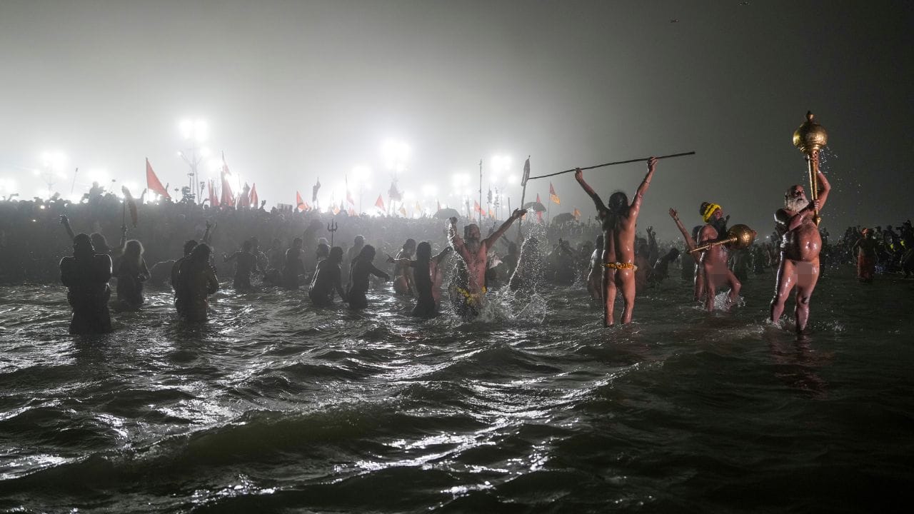 પ્રિયજનોથી અલગ થવાનું ટેન્શન 2025ના મહાકુંભમાં હવે નહિ રહે, તમારે Google Mapsનું આ ફીચર ચાલુ કરવાનું રહેશે. જો તમે મહાકુંભમાં જવાની તૈયારી કરી રહ્યા છો, તો ગૂગલ મેપ્સ એપનું આ ફીચર તમારા માટે ઉપયોગી થઈ શકે છે.