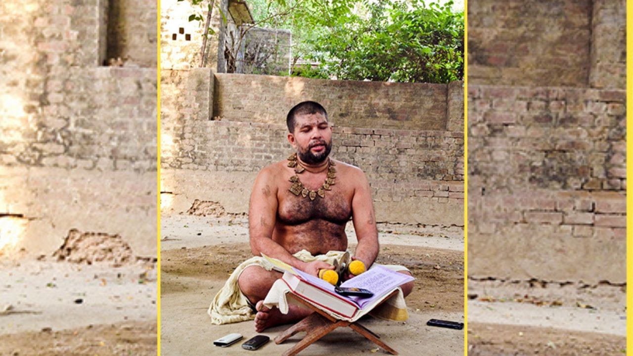 પ્રેમાનંદ ગોવિંદ શરણ ( અનિરુદ્ધ કુમાર પાંડે,  તેમના ભક્તોમાં પ્રેમાનંદ તરીકે જાણીતા છે, તેઓ રાધવલ્લભ સંપ્રદાયના છે. પ્રેમાનંદ મહારાજના ગુરુનું નામ શ્રી ગૌરાંગી શરણ જી છે.