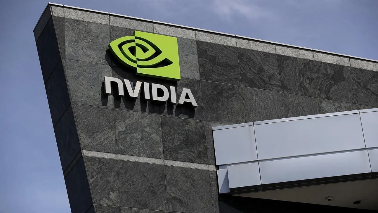 વિશ્વની અગ્રણી ટેક કંપની Nvidia રિલાયન્સ ઉપરાંત દેશની અન્ય કંપનીઓ સાથે AI અને સેમિકન્ડક્ટર વિકાસ પર કામ કરી રહી છે. આમાં ઇન્ફોસિસ, ટેક મહિન્દ્રા, ફ્લિપકાર્ટ અને ટાટા ગ્રુપનો સમાવેશ થાય છે. કંપની ટેક મહિન્દ્રા સાથે મળીને હિન્દી ભાષા માટે ભાષા મોડેલ વિકસાવી રહી છે, જ્યારે તે ઇન્ફોસિસ અને ફ્લિપકાર્ટને AI સપોર્ટ પૂરો પાડવા પર પણ કામ કરી રહી છે.
