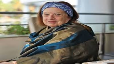 82 વર્ષીય સેલી હોલ્કરે મહેશ્વરી હેન્ડલૂમને પુનર્જીવિત કરવા માટે પોતાનું જીવન સમર્પિત કર્યું છે. અમેરિકામાં જન્મેલી સેલી મધ્યપ્રદેશના મહેશ્વર આવી અને અહીંની પરંપરાગત વણાટ કલામાં સુધારો કરવાનું શરૂ કર્યું.