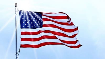 વૈકલ્પિક પ્રેક્ટિકલ ટ્રેનિંગ (OPT) પ્રોગ્રામ, સ્નાતક થયા પછી યુનાઇટેડ સ્ટેટ્સમાં કામનો અનુભવ મેળવવા માટે ભારતના ઘણા લોકો સહિત આંતરરાષ્ટ્રીય વિદ્યાર્થીઓ માટે લોકપ્રિય માર્ગ છે. જો કે હવે તે હવે વધતી તપાસનો સામનો કરી રહ્યો છે. જેમ જેમ વિદેશી કામદારોના કાર્યક્રમો પર ચર્ચાઓ તીવ્ર બને છે, તેમ OPTનું ભાવિ અનિશ્ચિત બની ગયું છે, જે ભારતીય વિદ્યાર્થીઓ માટે ચિંતામાં વધારો કરે છે જેઓ વ્યાવસાયિક તકો માટે તેના પર આધાર રાખે છે.