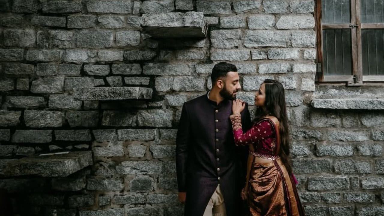 પાંચ મેચની T20 સીરિઝની ત્રીજી મેચમાં, વરુણ ચક્રવર્તીની મજબૂત બોલિંગ છતાં ભારતીય ટીમને હારનો સામનો કરવો પડ્યો. વરુણ ચક્રવર્તીએ મેચમાં પાંચ વિકેટ લીધી. આ જોરદાર પ્રદર્શનને કારણે, ટીમ ઈન્ડિયાની હાર પછી પણ તેને મેન ઓફ ધ મેચ તરીકે પસંદ કરવામાં આવ્યો.