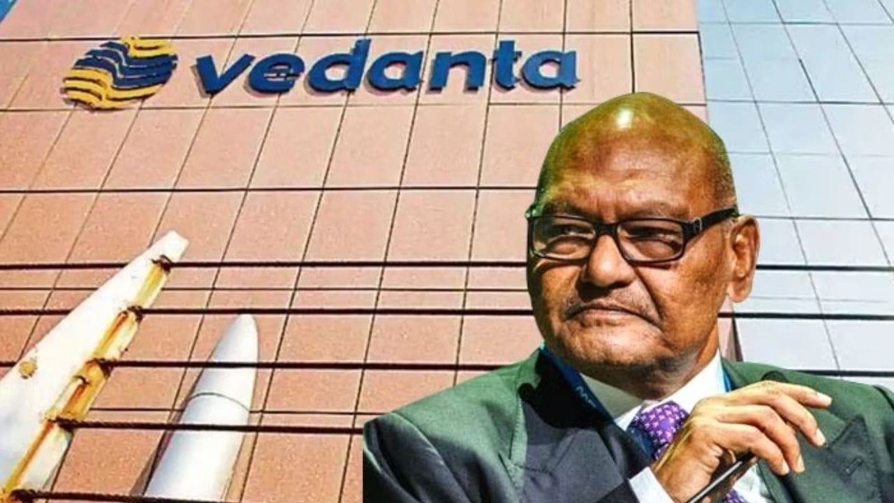 વેદાંતા (VEDL) : 29 સપ્ટેમ્બર, 2023 ના રોજ મંજૂર કરાયેલ ડિમર્જર, એલ્યુમિનિયમ, તેલ અને ગેસ, પાવર, સ્ટીલ, ફેરસ અને બેઝ મેટલ્સ પર ધ્યાન કેન્દ્રિત કરતી 6 સ્વતંત્ર લિસ્ટેડ કંપનીઓ બનાવશે. VEDL માં રાખવામાં આવેલા દરેક શેર માટે શેરધારકોને દરેક નવી કંપનીમાં એક-એક ઇક્વિટી શેર મળશે.