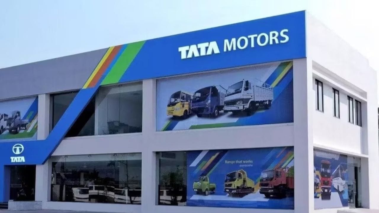 ટાટા મોટર્સ (TTMT) : 4 માર્ચ, 2024 ના રોજ મંજૂર કરાયેલ ડિમર્જર કોમર્શિયલ વ્હીકલ બિઝનેસ (TML) ને પેસેન્જર વ્હીકલ બિઝનેસથી અલગ કરશે, જેમાં EVs (TMPV)નો સમાવેશ થાય છે. આ પ્રક્રિયામાં 9-10 મહિનાનો સમય લાગવાની અપેક્ષા છે, જેમાં શેરધારકો બંને એન્ટિટીમાં સમાન શેરહોલ્ડિંગ જાળવી રાખશે.