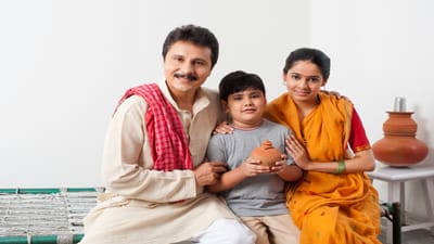 પ્રધાનમંત્રી કિસાન સન્માન નિધિ (PM-KISAN) યોજનાનો 19મો હપ્તો જાન્યુઆરી અથવા ફેબ્રુઆરી 2025માં આવવાની અપેક્ષા છે. વિવિધ મીડિયા અહેવાલો અનુસાર, 19મો હપ્તો ફેબ્રુઆરી 2025 ના પ્રથમ સપ્તાહમાં રિલીઝ થવાની સંભાવના છે. જો કે, સત્તાવાર પ્રકાશન તારીખની પુષ્ટિ થવાની બાકી છે.