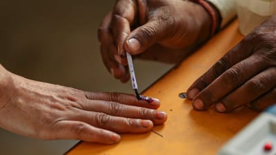 UP Milkipur By Election Result 2025:સામાન્ય રીતે પેટાચૂંટણીમાં મતદારોનો ઉત્સાહ ઓછો રહે છે, પરંતુ મિલ્કીપુર  મતદાનનો ઈતિહાસ રચ્યો છે. આ બેઠક 1967માં અસ્તિત્વમાં આવી હતી. ત્યાર બાદ અહીં યોજાયેલી 15 ચૂંટણીઓમાં આ વખતે સૌથી વધુ મતદાન થયું છે. આ આંકડો 2022ની સામાન્ય ચૂંટણી કરતાં પણ 5% વધારે છે. મિલ્કીપુર પેટાચૂંટણીના પરિણામ આજે બપોર સુધીમાં આવી જશે.