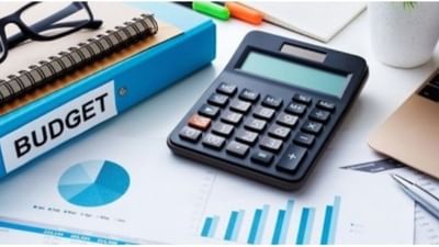 Health Budget 2025 :નાણામંત્રી નિર્મલા સીતારમણ આજે સંસદમાં બજેટ રજૂ કરી રહ્યા છે. આ સમયગાળા દરમિયાન નાણામંત્રીએ આરોગ્ય વિભાગમાં ઘણી સુવિધાઓ પૂરી પાડી છે. નાણામંત્રીએ બજેટ રજૂ કરતી વખતે અનેક જાહેરાતો કરી છે. જેમાં કેન્સર હોસ્પિટલમાં ડે-કેર શરૂ કરવામાં આવશે, ભારતમાં મેડિકલ ટુરિઝમ માટે સરળ વિઝા આપવામાં આવશે. કેન્સર જેવા ખતરનાક રોગની સારવાર આસાનીથી થશે.