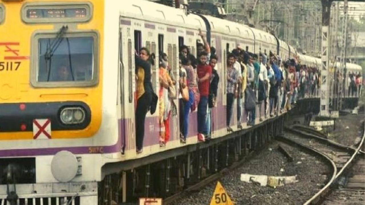 લોકલ ટ્રેનો અને લાંબા અંતરની ટ્રેનોની ક્ષમતા વધારવા માટે મુંબઈ સેન્ટ્રલ, પનવેલ, પરેલ, બાંદ્રા ટર્મિનસ, LTT, કલ્યાણ અને CSMT જેવા હાલના ટર્મિનલ્સની ક્ષમતા વધારવામાં આવશે. તેમજ પરેલ, જોગેશ્વરી અને વસઈમાં નવા ટર્મિનલ વિકસાવવામાં આવશે. કવચ 4.0 જેવી અદ્યતન સુરક્ષા અને સિગ્નલિંગ સિસ્ટમનો અમલ સેવાઓની ક્ષમતા વધારવા તેમજ સર્વિસ હેડવે (લેગ) ઘટાડવા માટે કરવામાં આવશે.