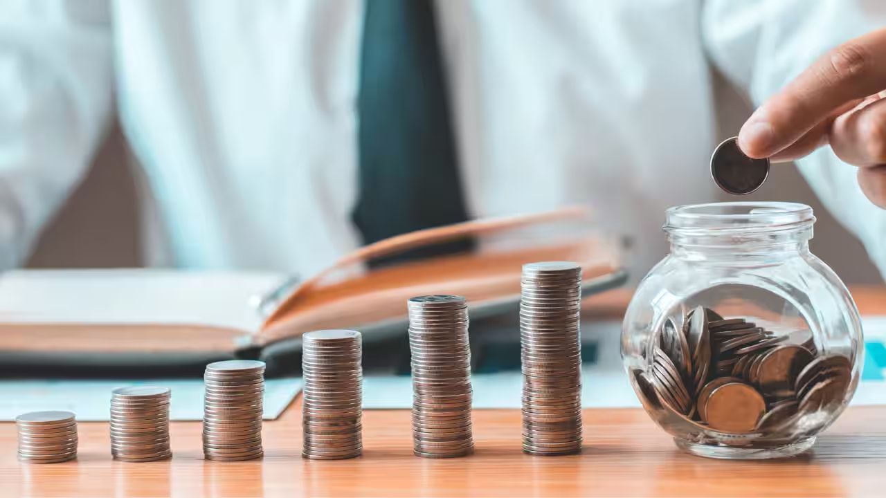 જો તમે પણ ફિક્સ્ડ ડિપોઝિટમાં રોકાણ કરવાનું વિચારી રહ્યા હો, તો આ બેંકોના નવા વ્યાજ દર મુજબ યોગ્ય વિકલ્પ પસંદ કરી શકો છો.