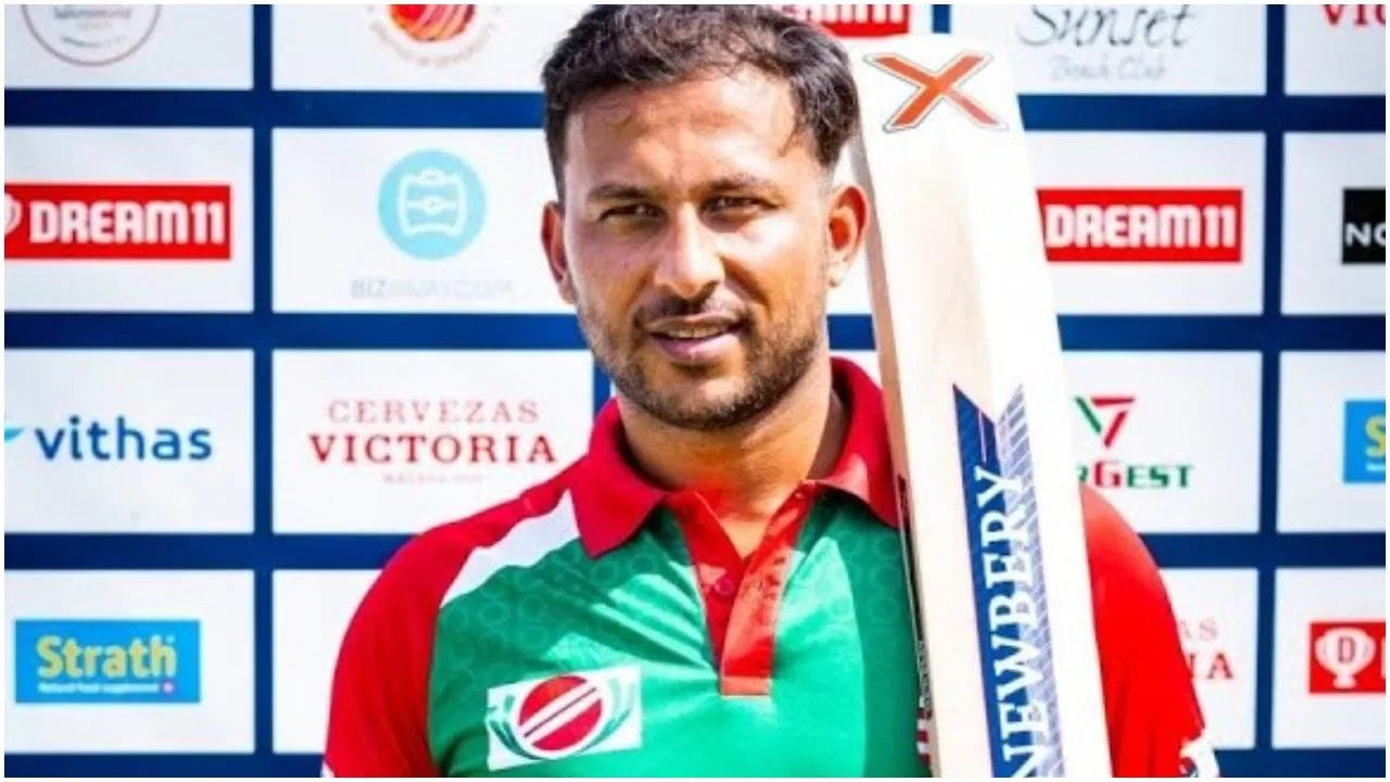 ઝીશાન કુકીખેલ (15 છગ્ગા) હંગેરી તરફથી રમતા ઝીશાન કુકીખેલે વર્ષ 2022માં ઓસ્ટ્રિયા સામેની T20 આંતરરાષ્ટ્રીય મેચ દરમિયાન 137 રન બનાવ્યા હતા, જેમાં ઇનિંગ દરમિયાન કુકીખેલના બેટમાંથી 15 છગ્ગા લાગ્યા હતા.