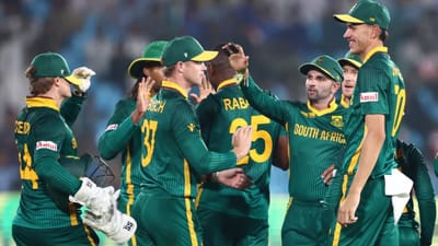 ન્યુઝીલેન્ડ અને ભારત પછી હવે દક્ષિણ આફ્રિકાએ પણ ચેમ્પિયન્સ ટ્રોફીમાં ધમાકેદાર શરૂઆત કરી છે. કરાચીમાં રમાયેલી ટુર્નામેન્ટની ત્રીજી મેચમાં ટેમ્બા બાવુમાની આગેવાની હેઠળ દક્ષિણ આફ્રિકાએ અફઘાનિસ્તાનને સરળતાથી હરાવ્યું અને 107 રનથી વિશાળ વિજય મેળવ્યો. રાયન રિકેલ્ટનની યાદગાર પ્રથમ સદીની મદદથી, દક્ષિણ આફ્રિકાએ 315 રનનો વિશાળ સ્કોર બનાવ્યો, પરંતુ કાગીસો રબાડા અને લુંગી ન્ગીડી સહિતના બોલરોએ અફઘાનિસ્તાનને 208 રનમાં ઓલઆઉટ કરી દીધું.