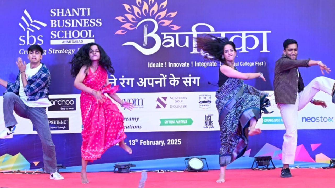 ‘અપને રંગ અપનો કે સંગ’ થીમ હેઠળ આયોજિત આ બે દિવસીય ફેસ્ટમાં 600+ વિદ્યાર્થીઓએ 22 ઈવેન્ટસમાં ભાગ લીધો.