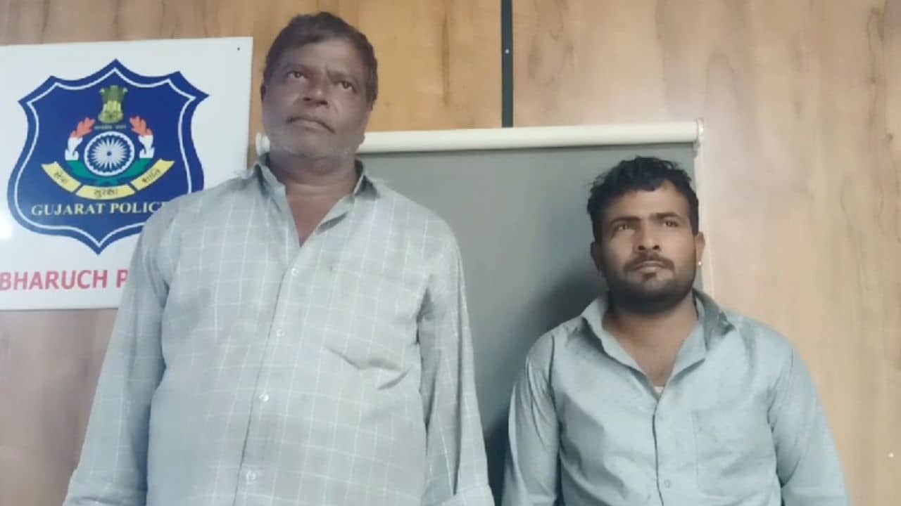 Bharuch : દારુની હેરાફેરીનો થયો પર્દાફાશ, 2 આરોપીની ધરપકડ, જુઓ Video
