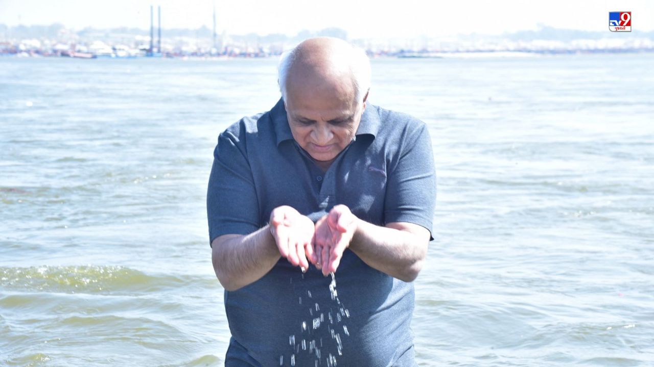 Mahakumbh 2025 : CM ભૂપેન્દ્ર પટેલે ત્રિવેણી સંગમમાં ડૂબકી લગાવી, મહાકુંભની વ્યવસ્થાના કર્યા વખાણ, જુઓ Video