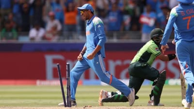 Video : 'બાપુ' સામે હોશિયાર મોંઘી પડી, અક્ષર પટેલે પાકિસ્તાની બેટ્સમેનને ભણાવ્યો પાઠ