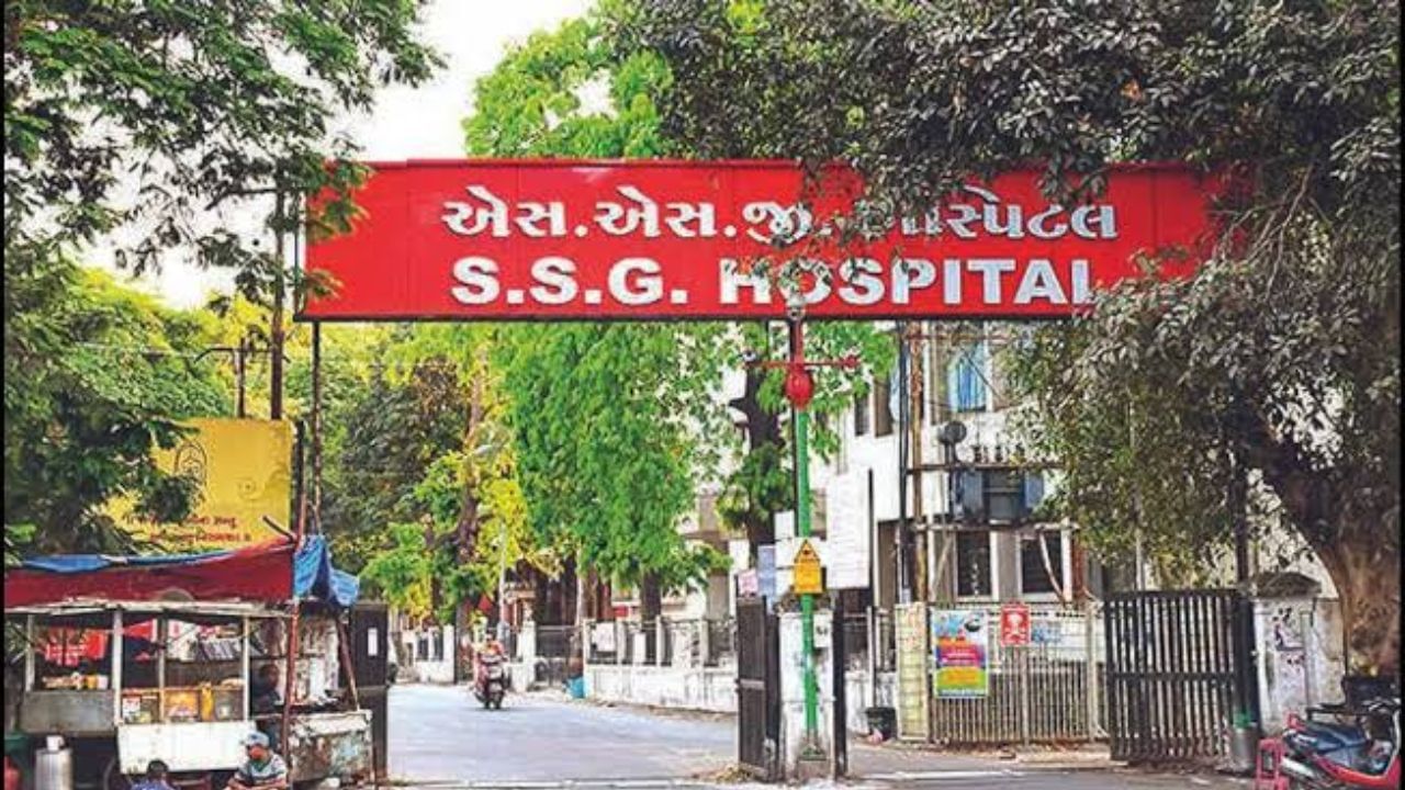 Child's esophagus blocked by Singoda Peel Vadodara Hospital's Successful Surgery (1)