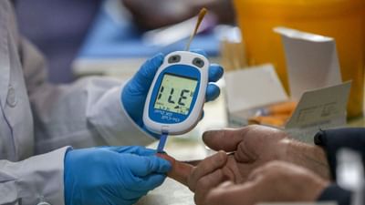 બિનઆરોગ્યપ્રદ જીવનશૈલી અને ખોટી ખાવાની આદતોને કારણે મોટાભાગના લોકો ડાયાબિટીસનો ભોગ બની રહ્યા છે. ( Image Credits: CFOTO/Future Publishing via Getty Images )