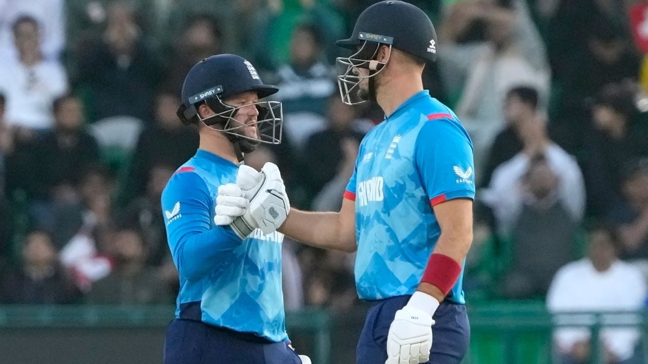 ઓસ્ટ્રેલિયા સામેની પહેલી હાર બાદ ઈંગ્લેન્ડે હવે સેમીફાઈનલમાં પહોંચવા માટે બાકીની બંને મેચ જીતવી પડશે, ત્યારબાદ જ ઈંગ્લેન્ડ ક્વોલિફાય થઈ શકશે.