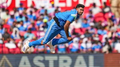 હર્ષિત રાણાએ ઈંગ્લેન્ડ સામે નાગપુર વનડેમાં ડેબ્યૂ કર્યું હતું. આ ખેલાડીએ પોતાની કારકિર્દીની પહેલી જ ODI મેચમાં પોતાની છાપ છોડી દીધી. હર્ષિત રાણાએ 3 વિકેટ લીધી અને આ સાથે તેણે એક ખાસ પ્રકારની હેટ્રિક લીધી હતી.