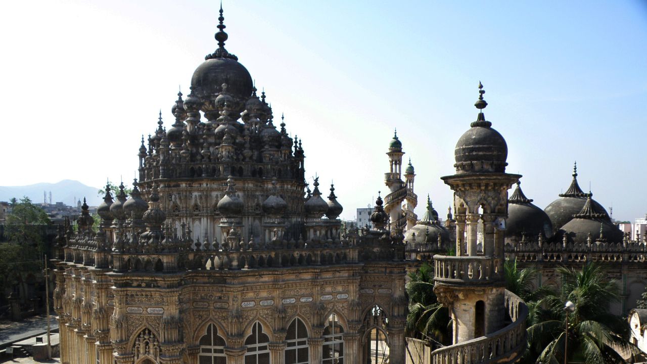 મૌર્ય સામ્રાજ્ય પછી આ પ્રદેશ શક, ક્ષત્રપ અને ગુપ્ત રાજવંશોના નિયંત્રણ હેઠળ રહ્યો.ગુપ્ત સમ્રાટ સ્કંદગુપ્ત ( ઇ.સ.455-467 ) એ અહીં ઘણા બૌદ્ધ અને હિન્દુ મંદિરો બનાવ્યા હતા. ( Credits: Getty Images )