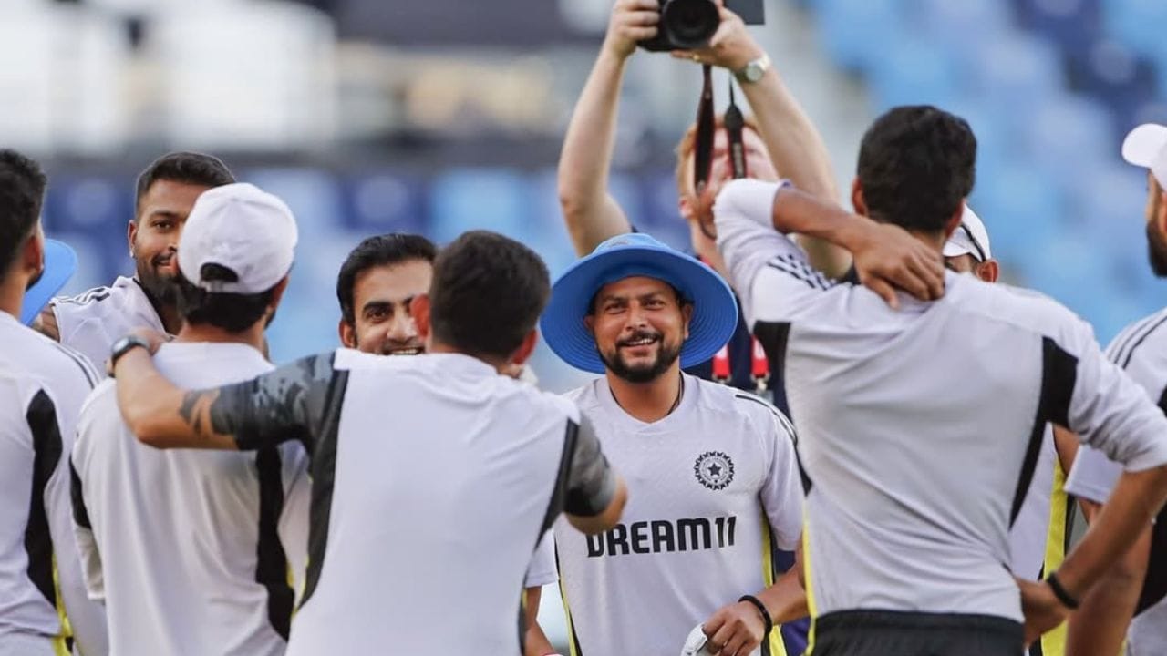 આંકડા મુજબ, ભારતીય ટીમ ODI ફોર્મેટમાં બાંગ્લાદેશ સામે ઉપર છે. બંને ટીમો વચ્ચે કુલ 41 ODI મેચ રમાઈ છે. આમાં ટીમ ઈન્ડિયાએ 32 મેચ જીતી છે, જ્યારે બાંગ્લાદેશની ટીમે 8 મેચ જીતી છે. બંને ટીમો વચ્ચેની એક મેચનું પરિણામ કોઈ પરિણામ આવ્યું ન હતું.