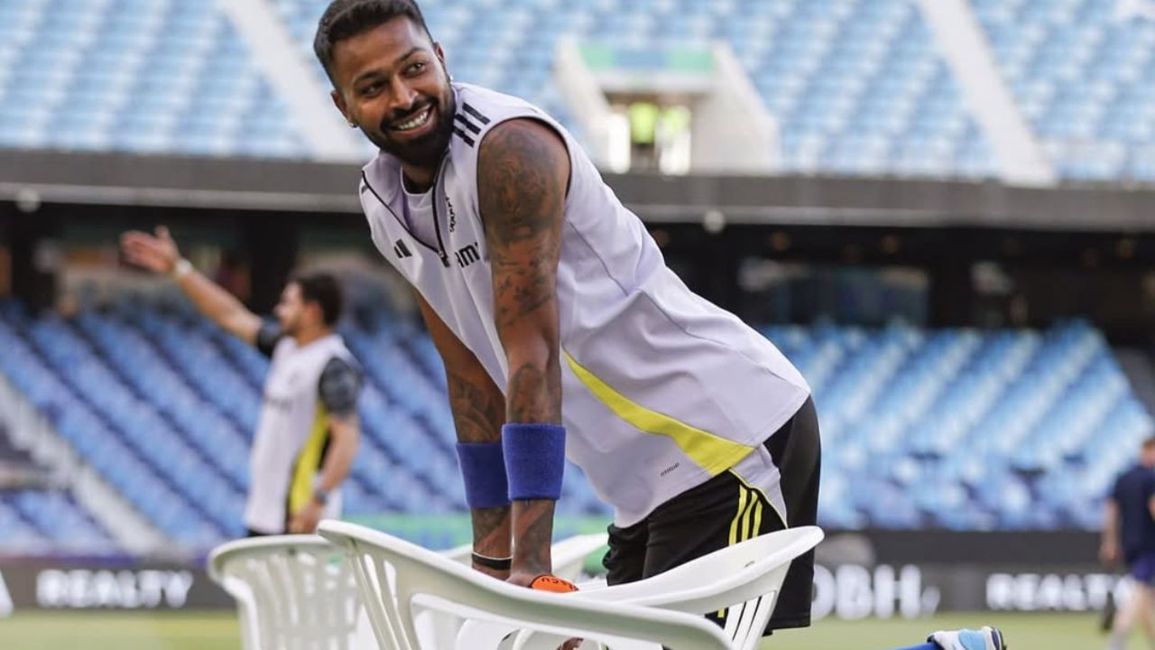 ભારત અને બાંગ્લાદેશ વચ્ચેની આ મેચ સ્ટાર સ્પોર્ટ્સ નેટવર્કની વિવિધ ચેનલો પર લાઈવ જોઈ શકાશે. તે હિન્દી અને અંગ્રેજી સહિત વિવિધ ભારતીય ભાષાઓમાં પ્રસારિત થશે.  તમે મોબાઈલ પર જિયો હોટસ્ટર એપ પર લાઈવ મેચ જોઈ શકશો.