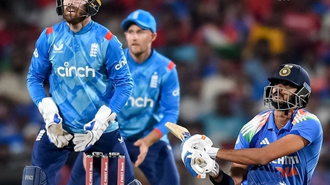 ભારત અને ઇંગ્લેન્ડ વચ્ચે ત્રીજી વનડે મેચ બુધવારે આજે 12 ફેબ્રુઆરીના રોજ રમાશે.ભારત અને ઇંગ્લેન્ડ વચ્ચેની ત્રીજી ODI મેચ અમદાવાદના નરેન્દ્ર મોદી સ્ટેડિયમમાં રમાશે. ભારત અને ઇંગ્લેન્ડ વચ્ચેની ત્રીજી વનડે મેચ માટે ટોસ ભારતીય સમય મુજબ બપોરે 1 : 00 વાગ્યે થશે.