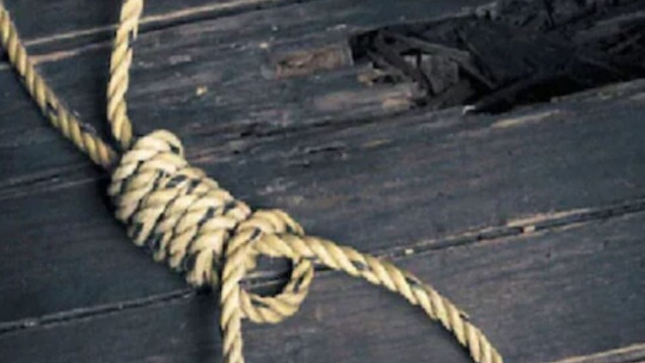 આ સજાની પાછળ કાયદાના નિયમોનું પાલન અને ન્યાયની પ્રકિયા ઊંડે સુધી જોડાયેલી છે. આવું કડક પગલું સમાજમાં ગુનાખોરી રોકવા માટે લેવામાં આવે છે અને તેમાં વિવિધ પરિબળો નક્કી કરવામાં આવ્યા છે. જેમ જેમ સમય બદલાય છે, તેમ આવાં કાયદાઓ વિશે ચર્ચા થતી રહેશે.