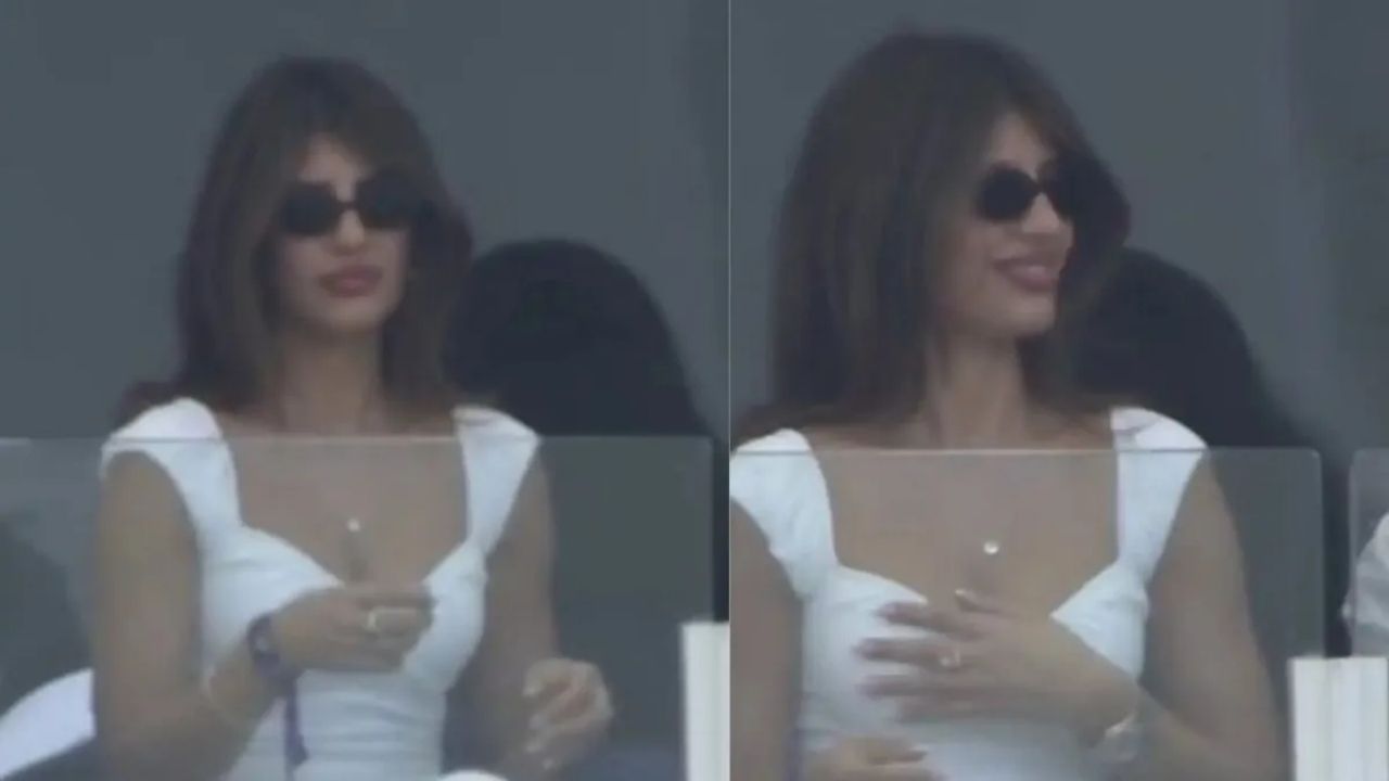 જાસ્મીન વાલિયા એક બ્રિટિશ ગાયિકા અને ટીવી વ્યક્તિત્વ છે. જેની ચર્ચા સંગીત ઉદ્યોગથી લઈને સોશિયલ મીડિયા સુધી દરેક જગ્યાએ છે. જાસ્મિનનો જન્મ લંડનના એસેક્સમાં ભારતીય મૂળના માતાપિતાને ત્યાં થયો હતો. જાસ્મીન બ્રિટિશ રિયાલિટી ટીવી શ્રેણી "ધ ઓન્લી વે ઇઝ એસેક્સ" નો ભાગ બની ત્યારે તેણે સૌપ્રથમ દુનિયાનું ધ્યાન ખેંચ્યું. તેણીએ 2010 માં એકસ્ટ્રા તરીકે શરૂઆત કરી હતી, પરંતુ 2012 સુધીમાં તે પૂર્ણ-સમયના કાસ્ટ સભ્ય બની ગઈ. આ શો પછી જાસ્મીન સંગીત ઉદ્યોગમાં પ્રવેશી.