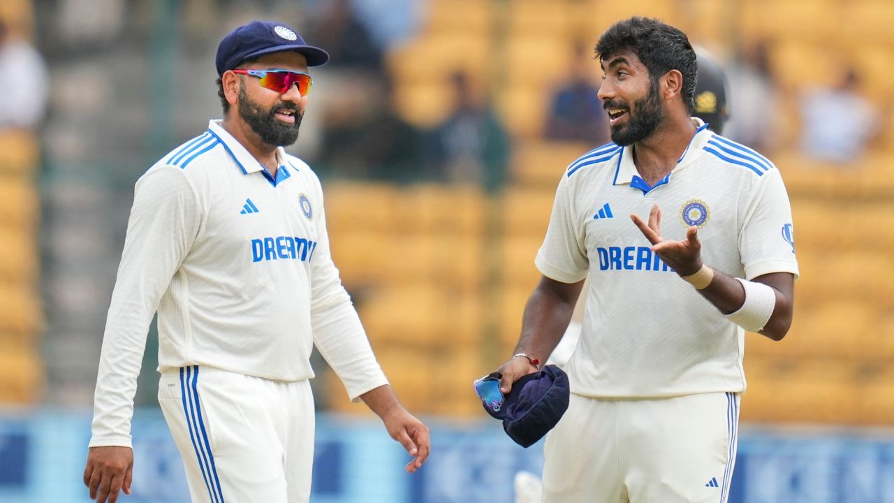 Jasprit Bumrah & Rohit Sharma (1)