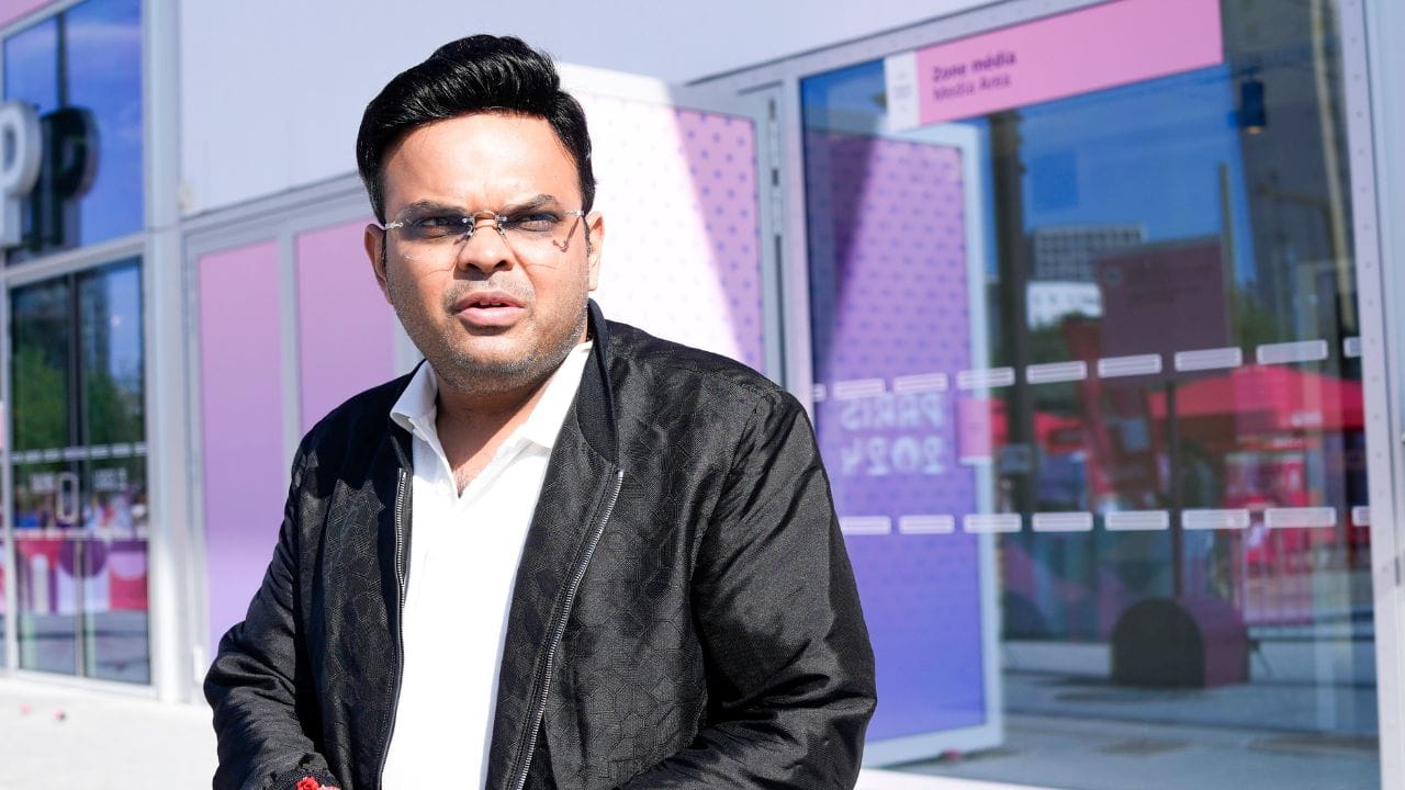 ICC ચેરમેન જય શાહે જણાવ્યું હતું કે, 'ICC મેન્સ ચેમ્પિયન્સ ટ્રોફી 2025 ક્રિકેટ માટે એક મહત્વપૂર્ણ ક્ષણ છે, જે એક એવી ટુર્નામેન્ટને પુનર્જીવિત કરે છે જે ODI ફોર્મેટના શિખરને ઉજાગર કરે છે, જ્યાં દરેક મેચ મહત્વપૂર્ણ છે.' આ ઈનામની રકમ રમતમાં રોકાણ કરવા અને આપણી ઈવેન્ટ્સની વૈશ્વિક પ્રતિષ્ઠા જાળવવા માટે ICCની સતત પ્રતિબદ્ધતા પર ભાર મૂકે છે.  (All Photo Credit : PTI / GETTY / X)